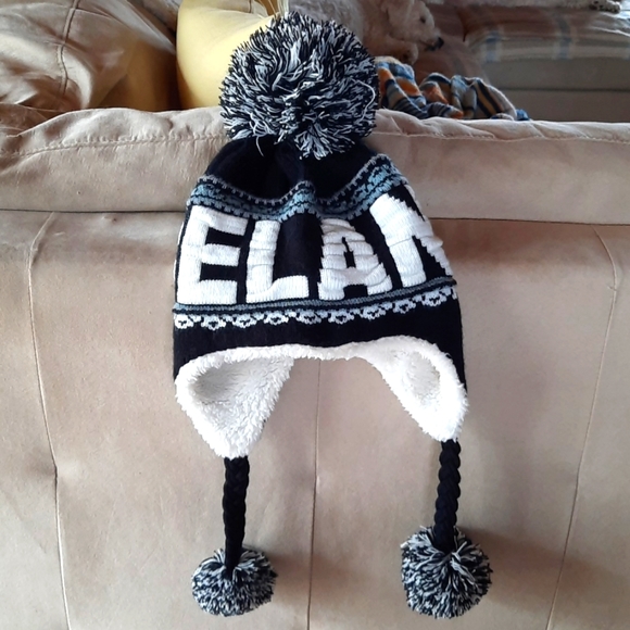 Iceland logo ear flap knit Pompom Hat Touque - Picture 3 of 7